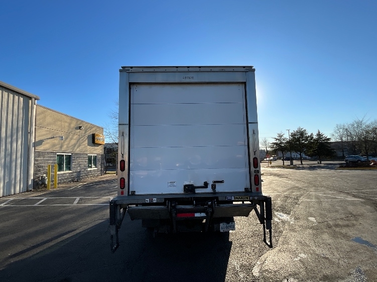 2022 Isuzu NRR in Manassas, VA — photo 7