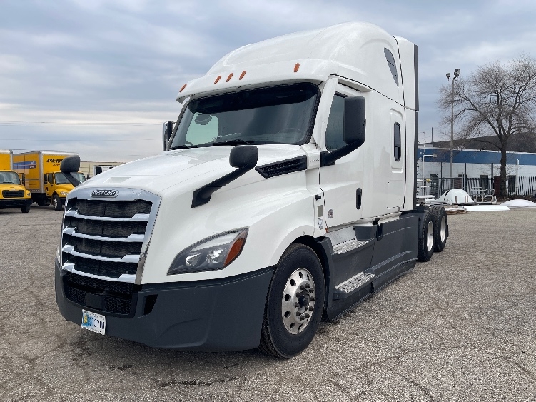 2022 Freightliner Cascadia in Elkhart, IN — photo 3