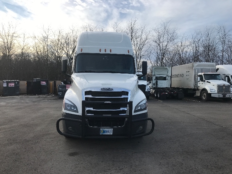 2022 Freightliner Cascadia in Chicago (Melrose Park), IL — photo 2