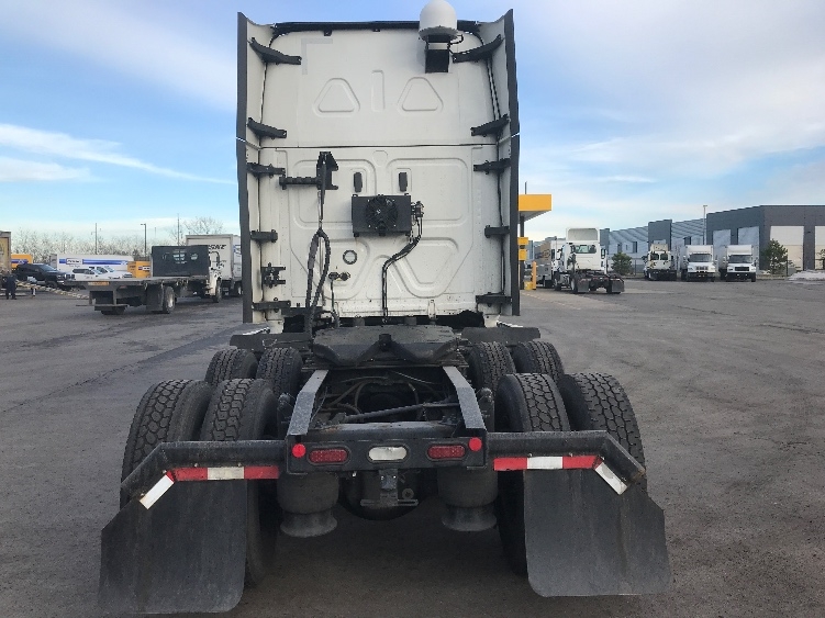 2022 Freightliner Cascadia in Chicago (Melrose Park), IL — photo 6