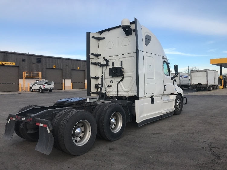 2022 Freightliner Cascadia in Chicago (Melrose Park), IL — photo 7