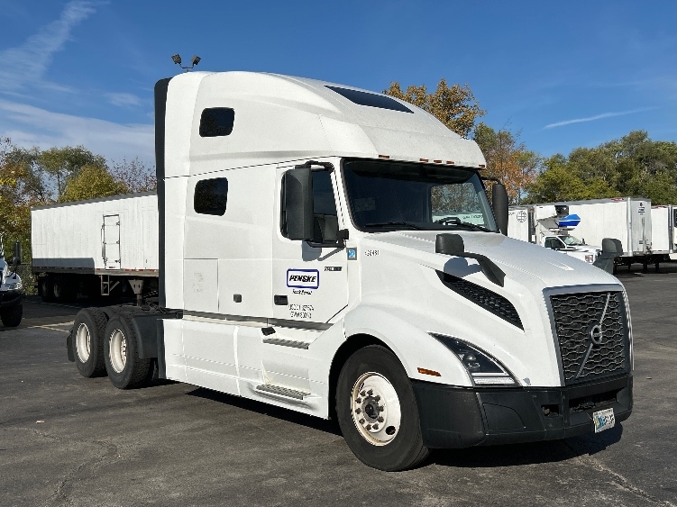 2022 Volvo VNL 760