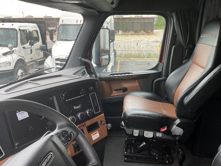2022 Freightliner Cascadia in Rothschild, WI — photo 10