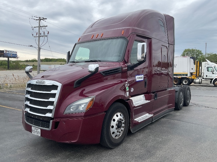 2022 Freightliner Cascadia in Rothschild, WI — photo 3