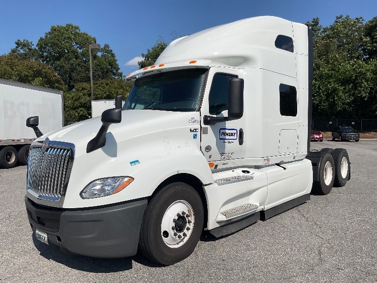 2022 International LT in Norfolk, VA — photo 3
