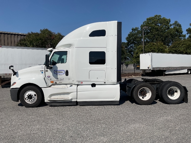 2022 International LT in Norfolk, VA — photo 4