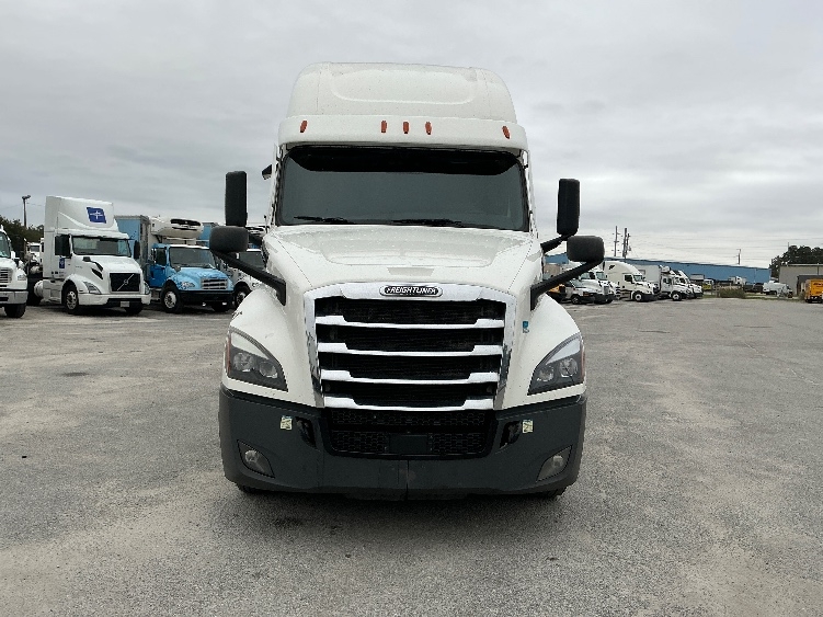 2022 Freightliner Cascadia in Garden City, GA — photo 2
