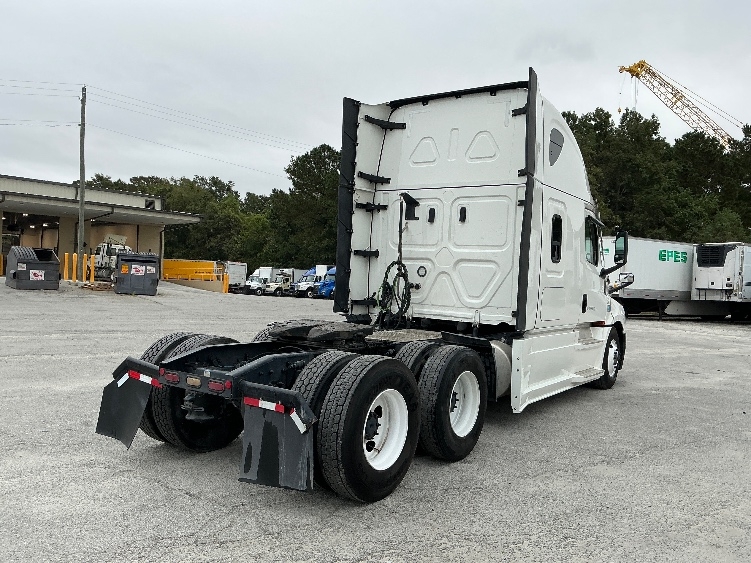2022 Freightliner Cascadia in Garden City, GA — photo 7