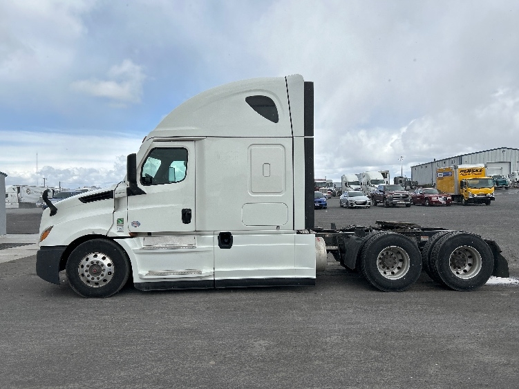 2022 Freightliner Cascadia in Jerome, ID — photo 4