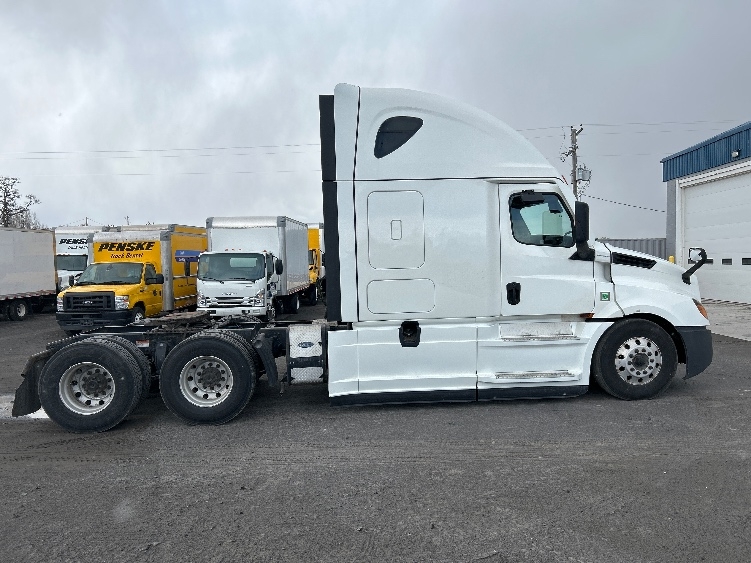2022 Freightliner Cascadia in Jerome, ID — photo 8