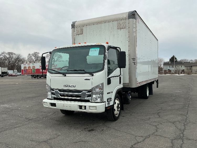 2022 Isuzu NQR in East Chicago, IN — photo 3