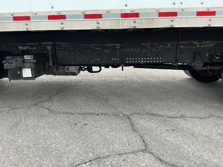 2022 Isuzu NQR in East Chicago, IN — photo 5