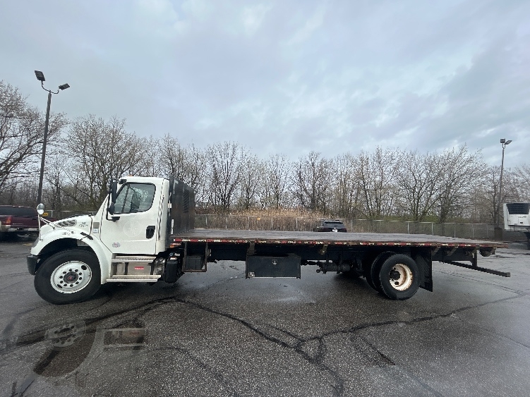 2022 Freightliner M2 106 in Middlefield, OH — photo 4