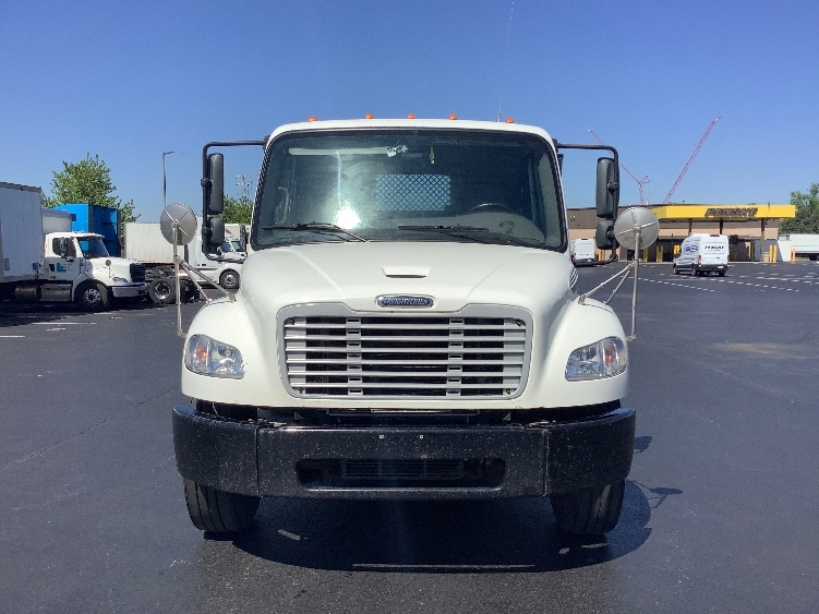 2022 Freightliner eM2 in Lancaster, PA — photo 2