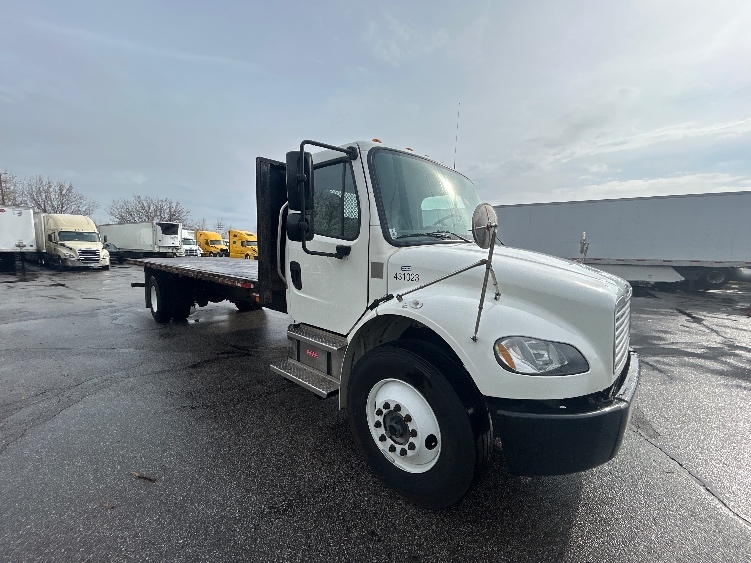 2022 Freightliner M2 106