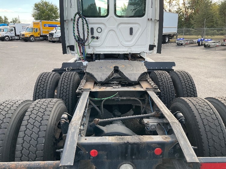 2018 Freightliner Cascadia in Milford, DE — photo 6