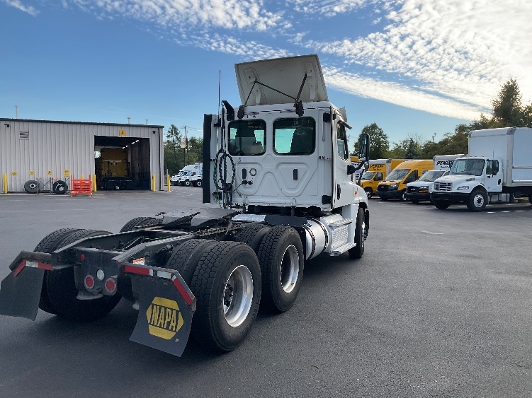 2018 Freightliner Cascadia in Milford, DE — photo 7