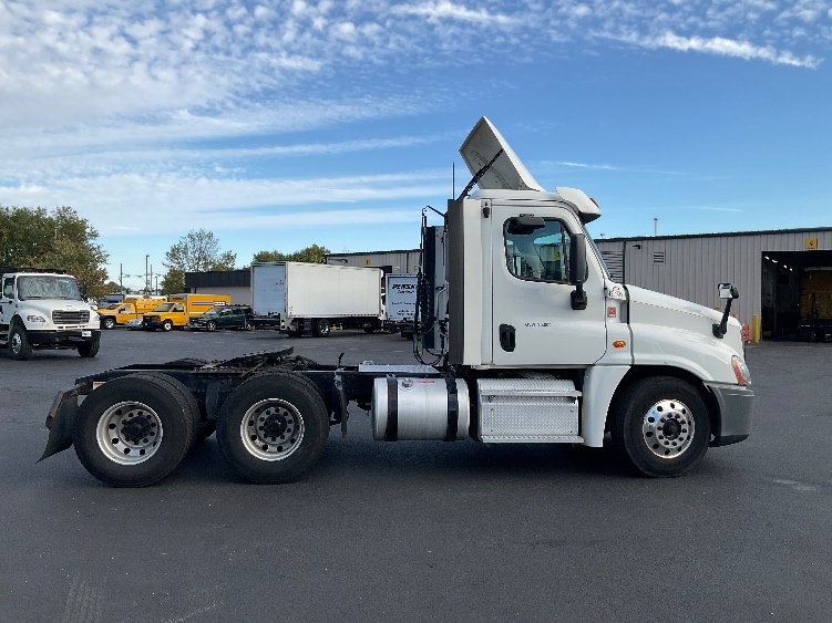 2018 Freightliner Cascadia in Milford, DE — photo 8