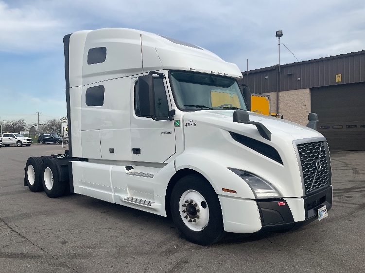 2022 Volvo VNL 760