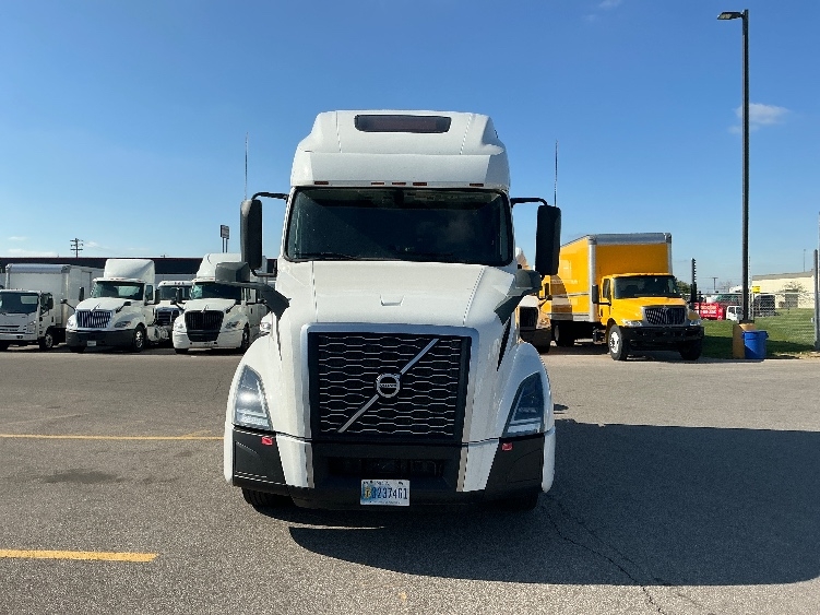 2022 Volvo VNL 760 in Piqua, OH — photo 2