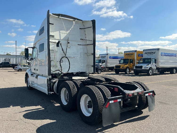 2022 Volvo VNL 760 in Piqua, OH — photo 5