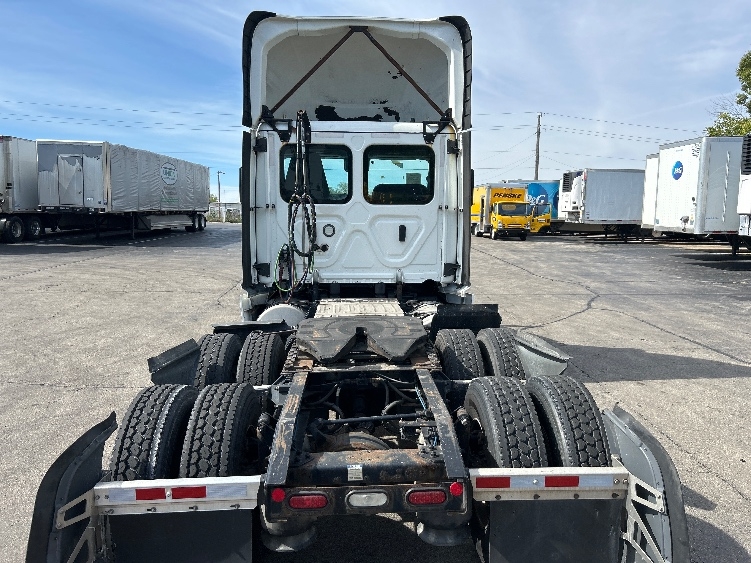 2022 Freightliner Cascadia in Piqua, OH — photo 6