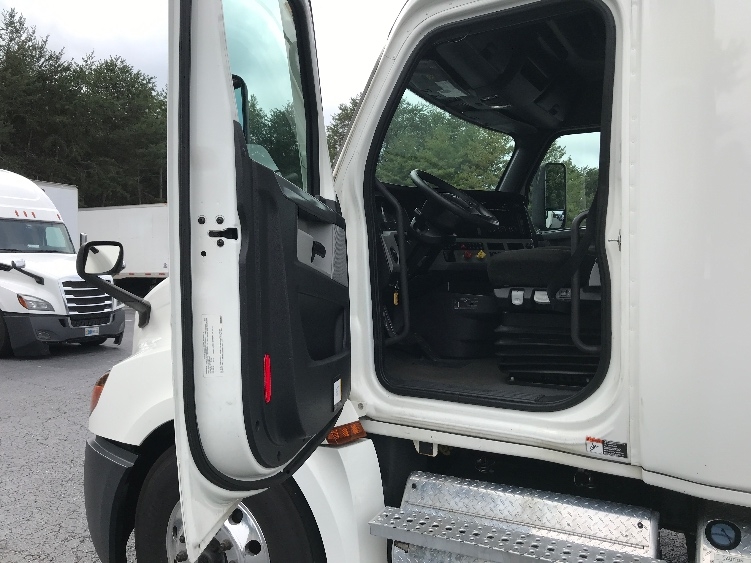 2022 Freightliner Cascadia in Concord, NC — photo 9