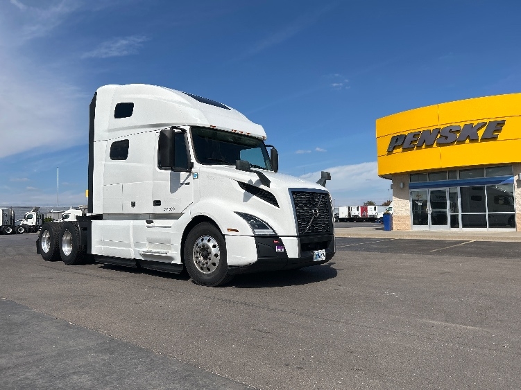 2022 Volvo VNL 760