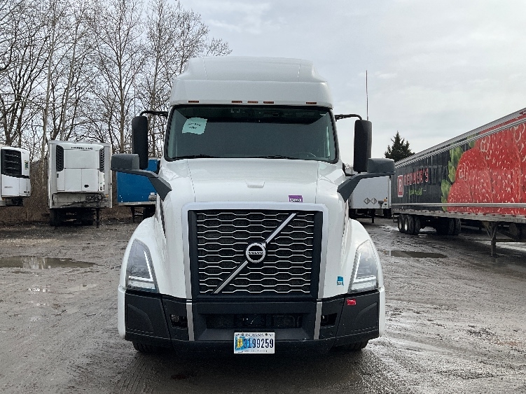 2022 Volvo VNL 760 in Reading, PA — photo 2