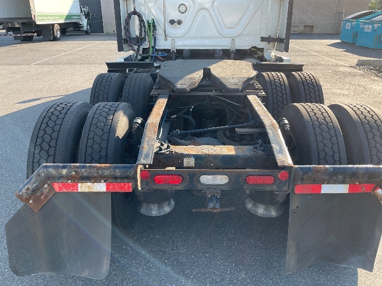 2022 Freightliner Cascadia in Millville, NJ — photo 6