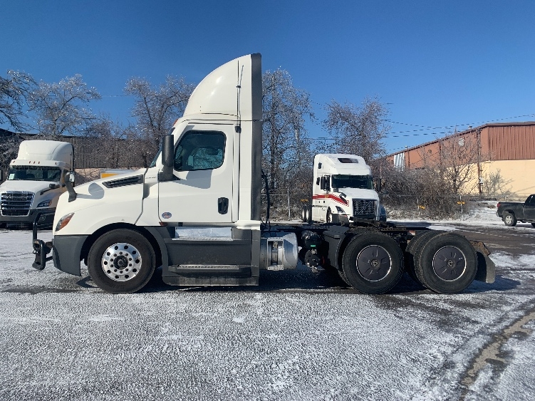 2022 Freightliner Cascadia in Bowling Green, KY — photo 4