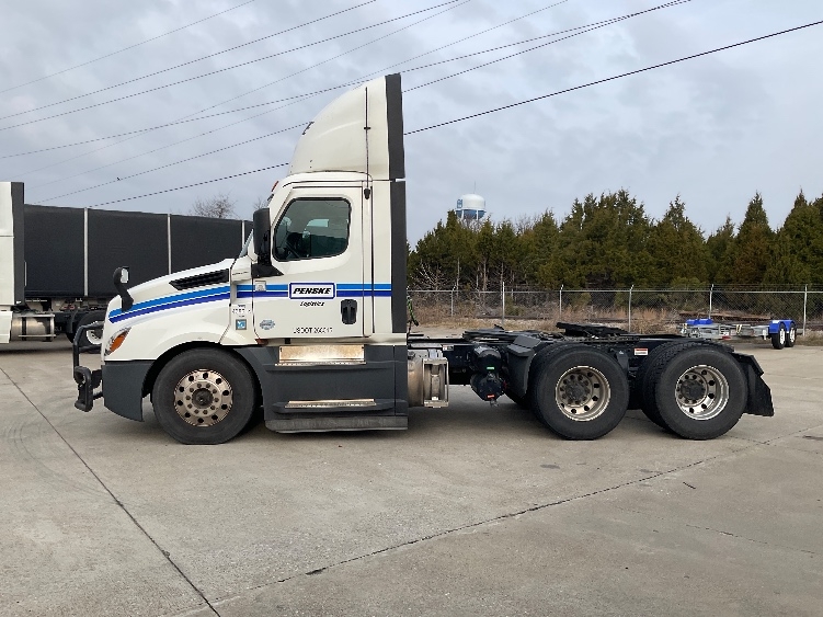2022 Freightliner Cascadia in Elizabethtown, KY — photo 4