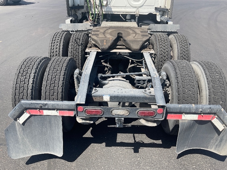 2022 Freightliner Cascadia in Phoenix, AZ — photo 6