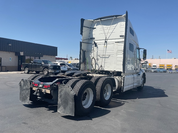 2022 Volvo VNL 760 in North Las Vegas, NV — photo 7