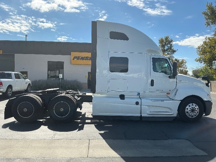2022 International LT in Ogden, UT — photo 8
