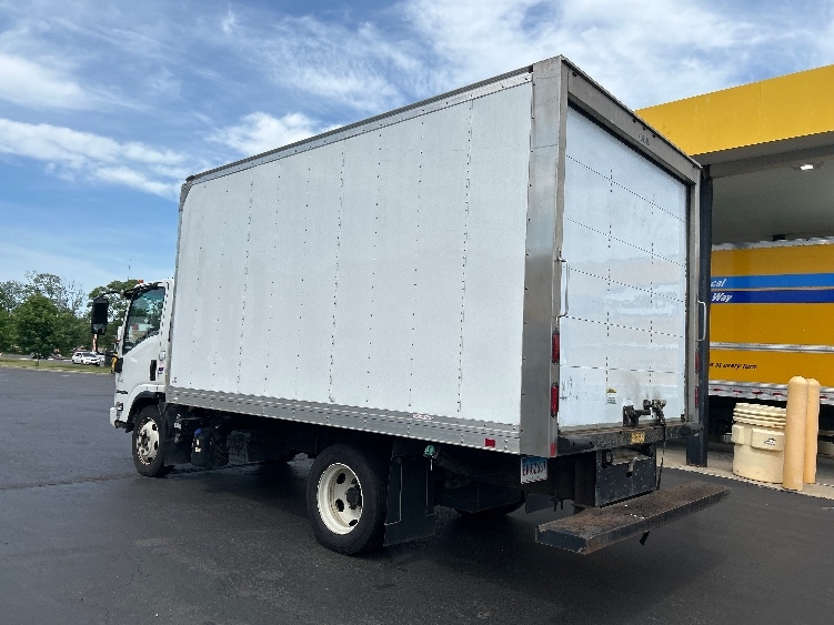 2022 Isuzu NRR in Montgomery, NY — photo 6