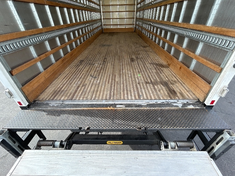 2022 Freightliner M2 106 in Las Vegas, NV — photo 10