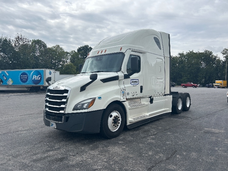 2022 Freightliner Cascadia in Salem, VA — photo 3