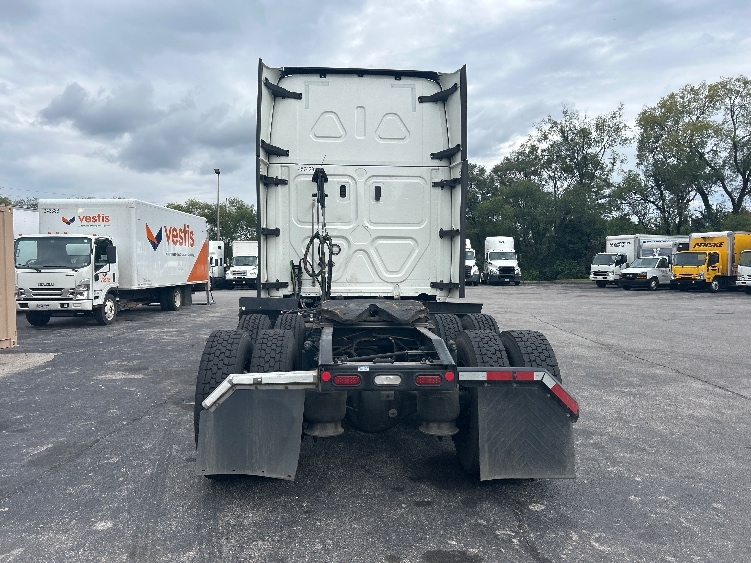 2022 Freightliner Cascadia in Salem, VA — photo 6