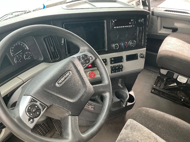 2022 Freightliner Cascadia in Millville, NJ — photo 10