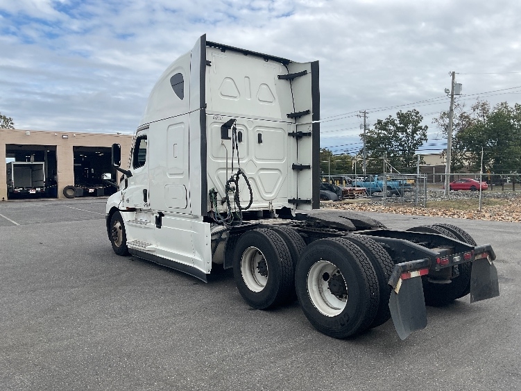 2022 Freightliner Cascadia in Millville, NJ — photo 5