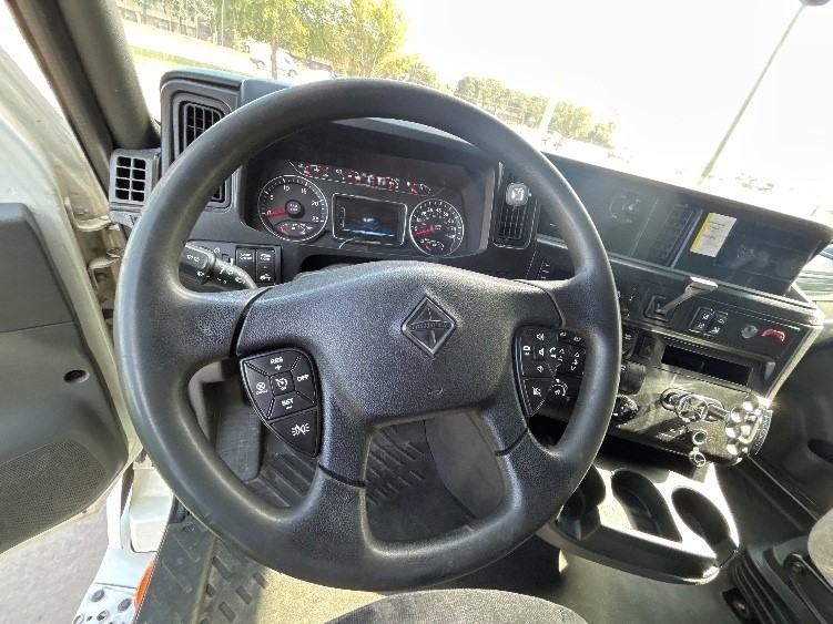 2022 International LT in Houston, TX — photo 10