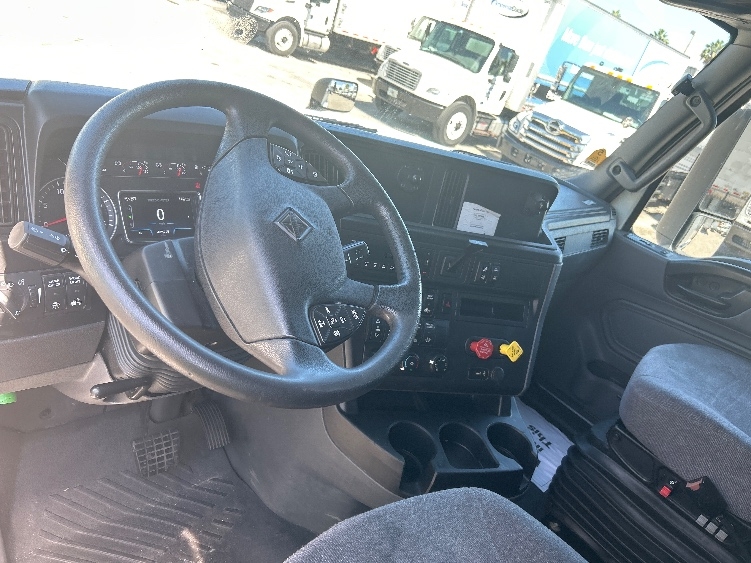 2022 International LT in Medley, FL — photo 10