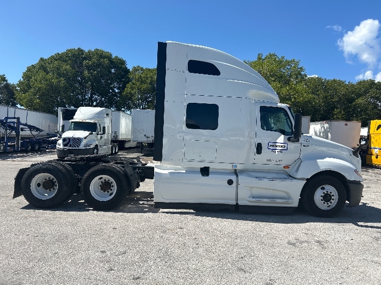 2022 International LT in Medley, FL — photo 8