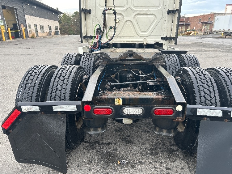 2022 Freightliner Cascadia in Albany, NY — photo 6