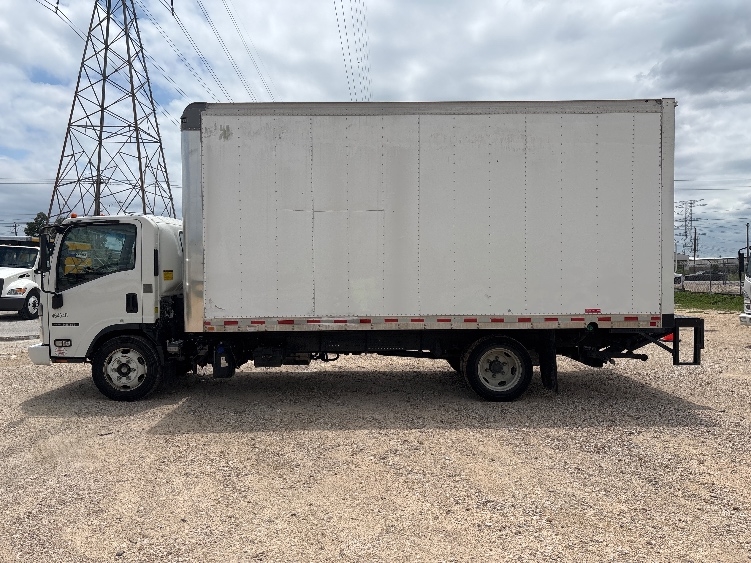 2022 Isuzu NRR in Katy, TX — photo 4