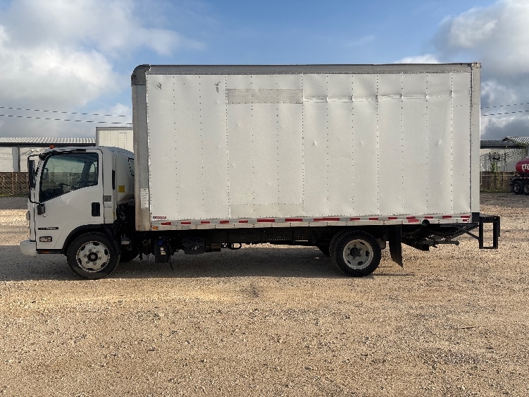 2022 Isuzu NRR in Dallas, TX — photo 4