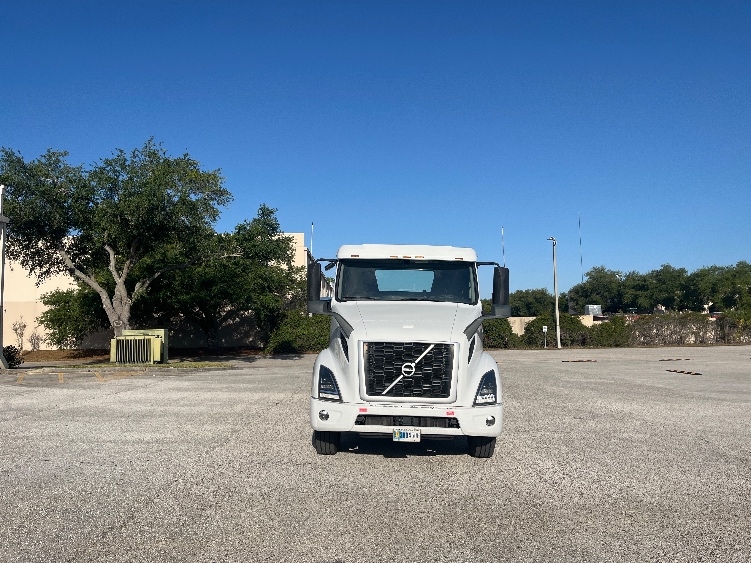 2022 Volvo in Tampa, FL — photo 2