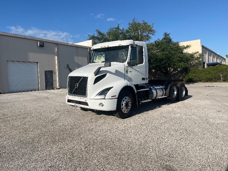 2022 Volvo in Tampa, FL — photo 3