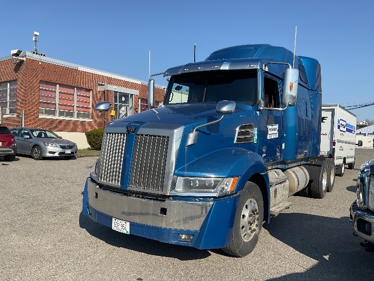 2020 Western Star 5700XE in Londonderry, NH — photo 3